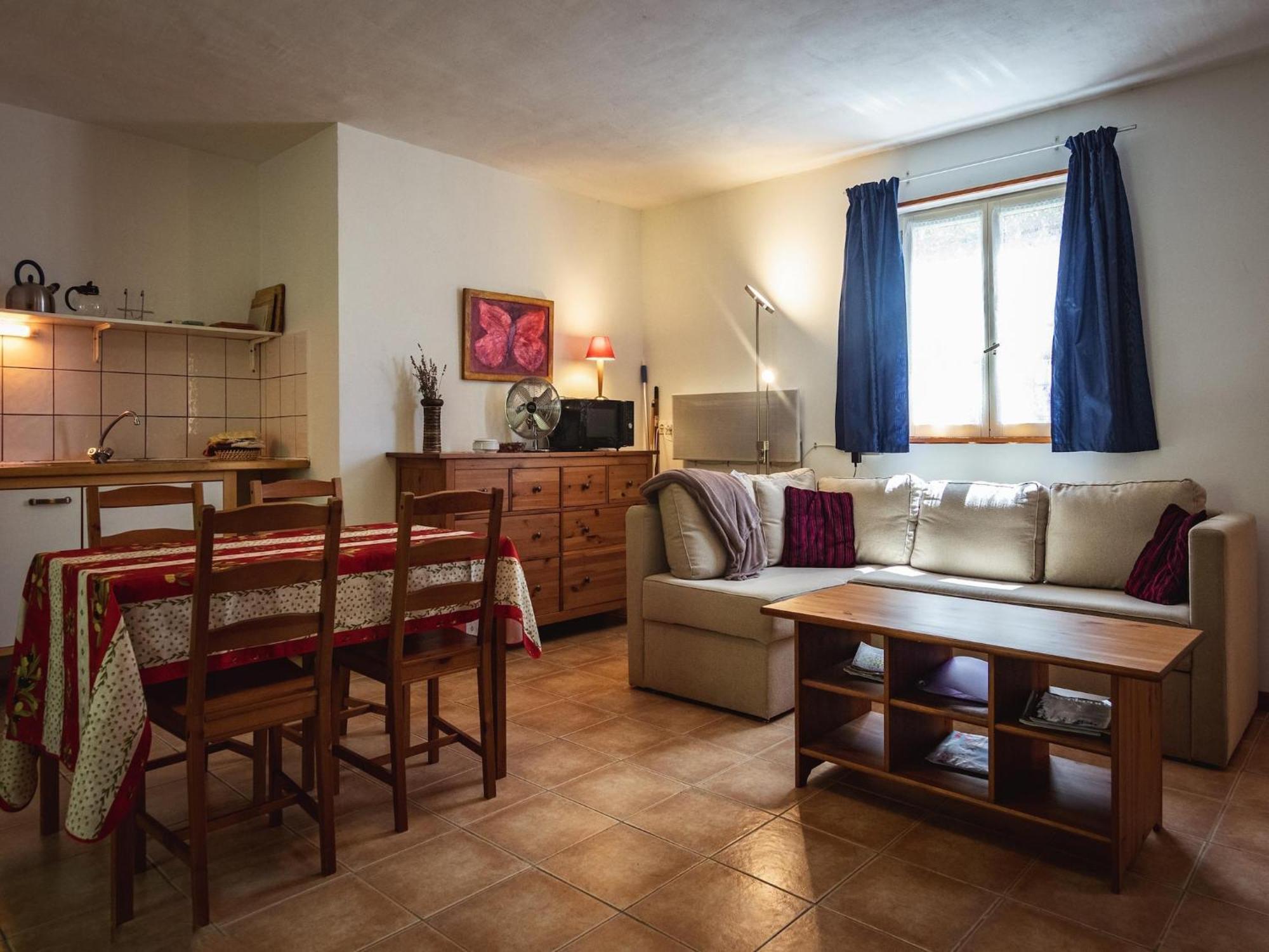 Appealing Apartment In Vezac With Swimming Pool Beynac-et-Cazenac Luaran gambar